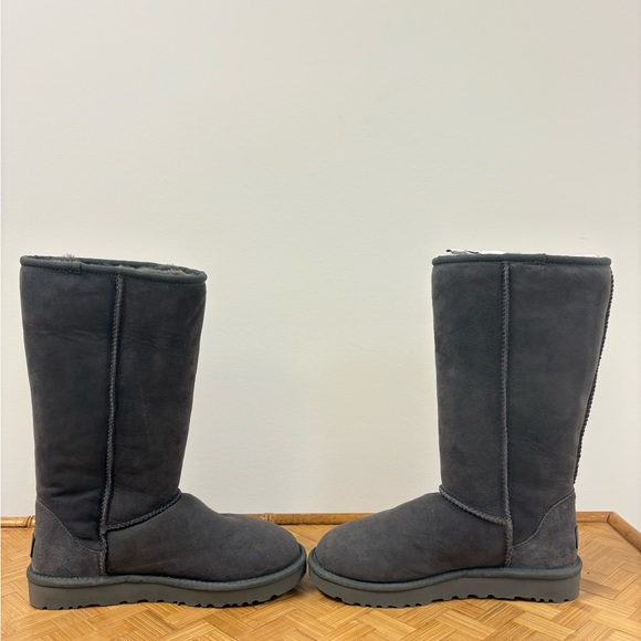 Gray UGG Classic Tall Boots Size 7 - Picture 5 of 5